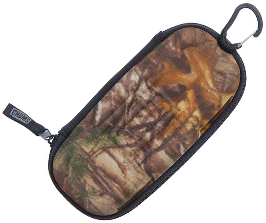 Chums The Vault Accessories Case (Realtree Camo)